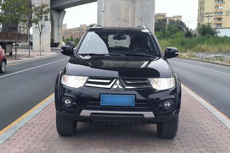 Used Mitsubishi Pajero Sport 2013 2.4L Manual Two-Wheel Drive Comfort Edition
