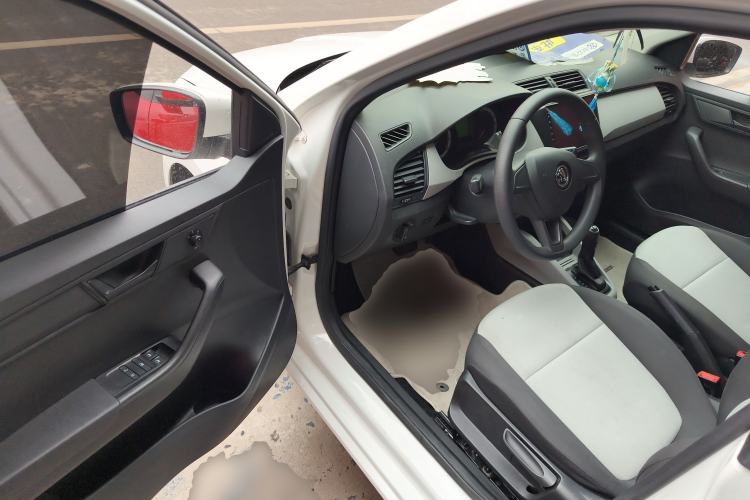 Used Skoda Fabia 2017 1.4L Automatic Car Enjoy Edition
