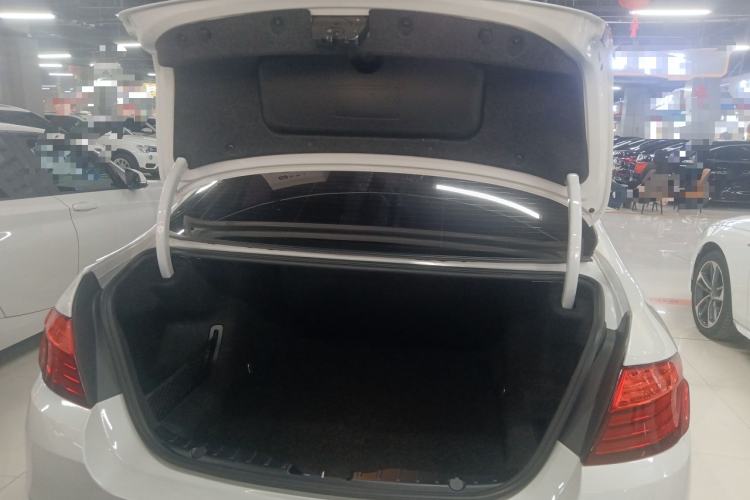 Used BMW 5 Series 2014 525Li Luxury Design Package
