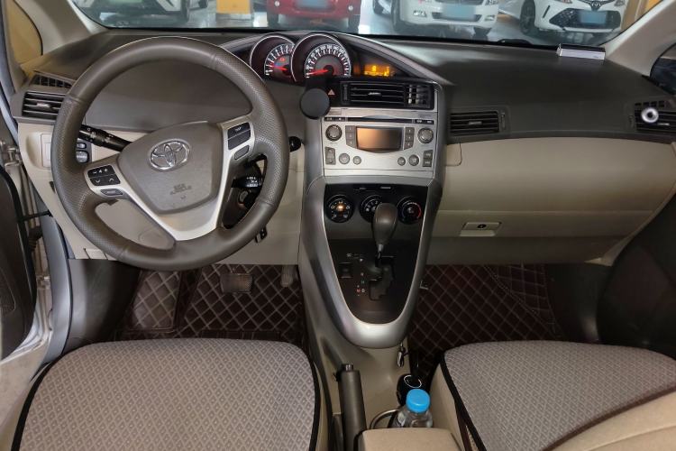 Used Toyota Verso 2014 Starlight 180E CVT Elite Edition
