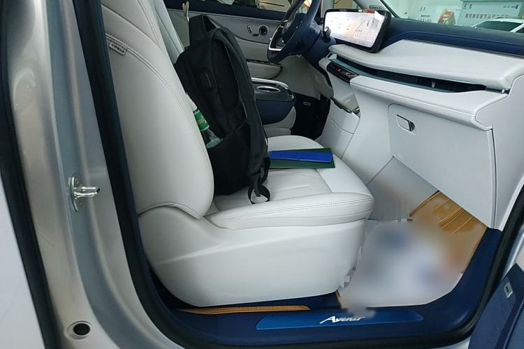 Used Buick GL8 New Energy 2024 Lu Zun Luxury Edition 7-Seater
