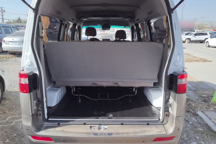 Used Jinbei Hiace X30 2024 1.5L Wealthy-Style Passenger Van 5/6/7 Seater
