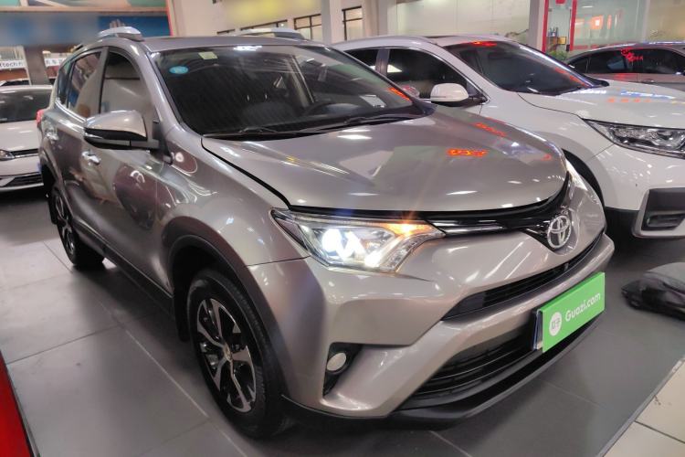 Used Toyota RAV4 2016 2.0L CVT Two-Wheel Drive Fashion Edition China V Standard