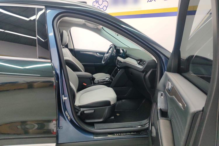 Used Ford Escape 2020 EcoBoost 245 Two-Wheel-Drive Titanium Edition
