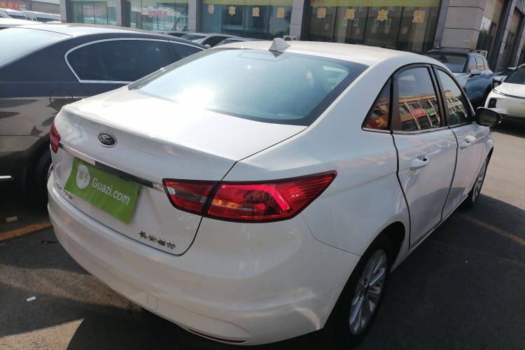 Used Ford Escort 2015 1.5L Automatic Fashion Model
