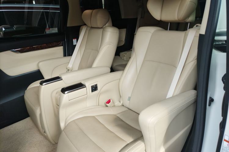 Used Toyota Alphard 2018 Revised Version 3.5L Luxury Edition
