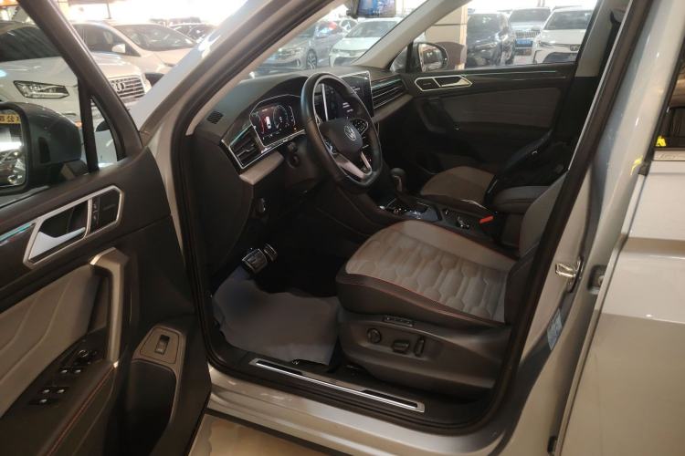 Used Volkswagen Tiguan L 2023 Restyled 330TSI Automatic Two-Wheel Drive R-Line Flagship Edition
