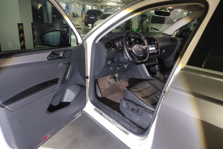 Used Volkswagen Tiguan L 2017 330TSI Automatic Two-Wheel Drive Flagship Edition
