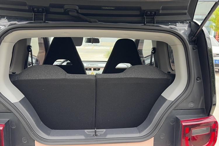 Used Chery QQ Ice Cream 2022 170km Sundae Phosphate Lithium-Ion
