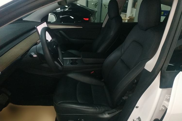 Used Tesla Model Y 2021 Long-Range All-Wheel-Drive Version
