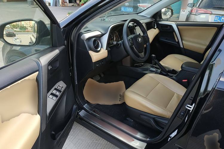 Used Toyota RAV4 2019 2.0L CVT Two-Wheel Drive Pioneer Edition China V Standard
