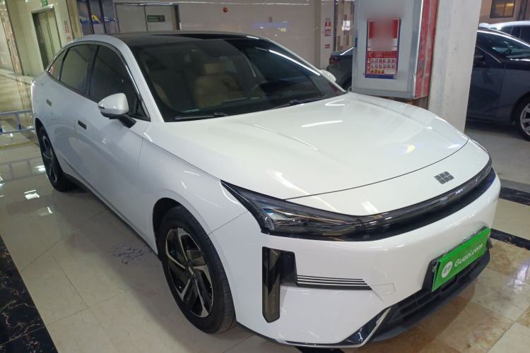 Used  L6 2023 125km MAX
