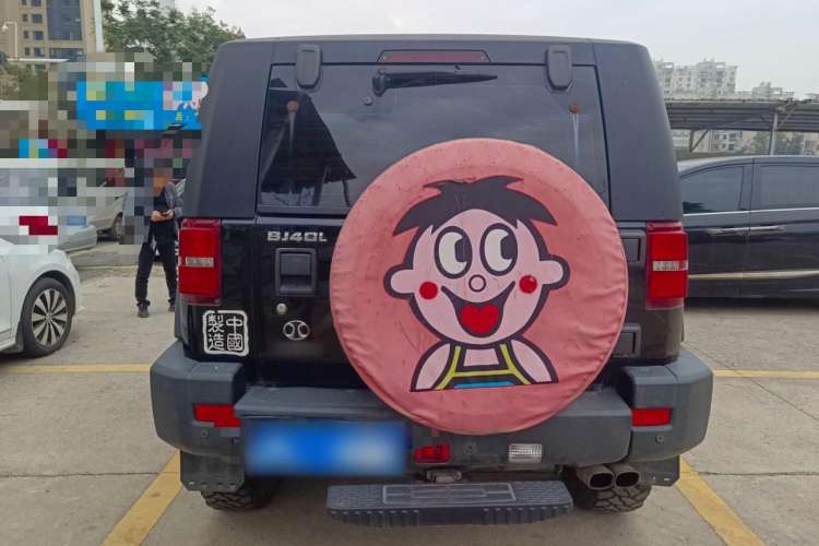 Used Beijing Auto BJ40 2016 40L 2.0T Manual Two-Wheel Drive Luxury Edition
