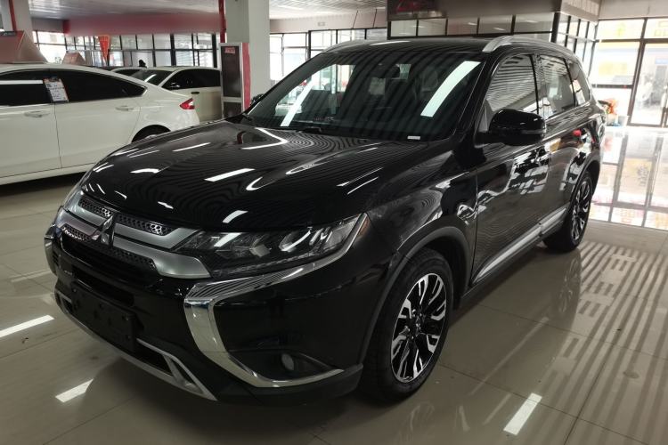 Used Mitsubishi Outlander 2019 2.4L 4x4 Zhi Xiang Edition 5 Seats China VI Standard