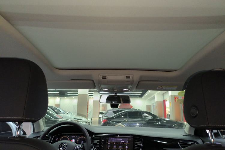 Used Volkswagen T-ROC 2021 280TSI DSG Two-Wheel Drive Comfort Connect Edition
