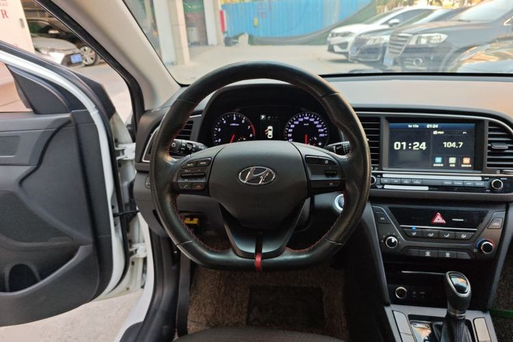 Used Hyundai Elantra 2019 1.4T Dual-Clutch Xuan Dong · Dynamic Model
