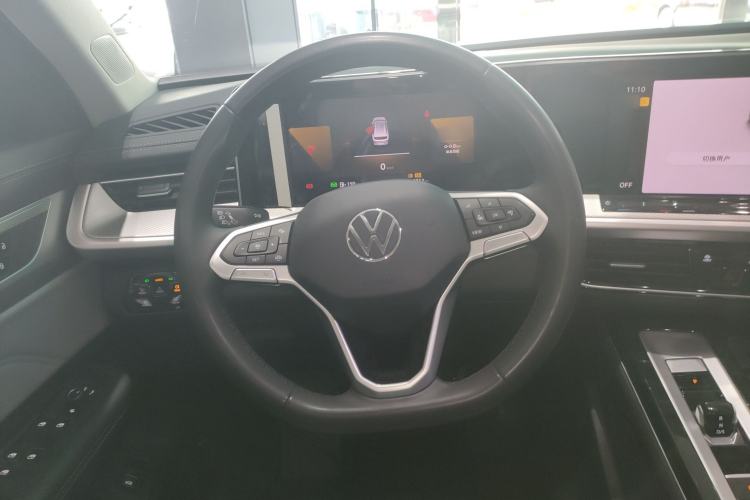 Used Volkswagen Tavendor 2024 330TSI Luxury Touring - All-Inclusive Edition