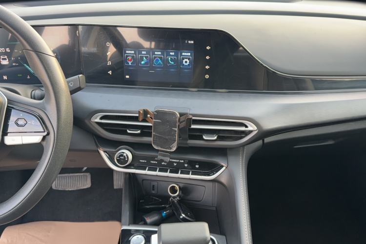 Used Changan Eado 2022 PLUS 1.6L GDI CVT Elite Model
