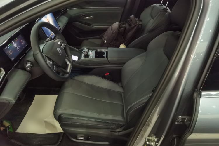 Used BYD Qin L 2025 DM-i Smart Drive 120KM Leading Model
