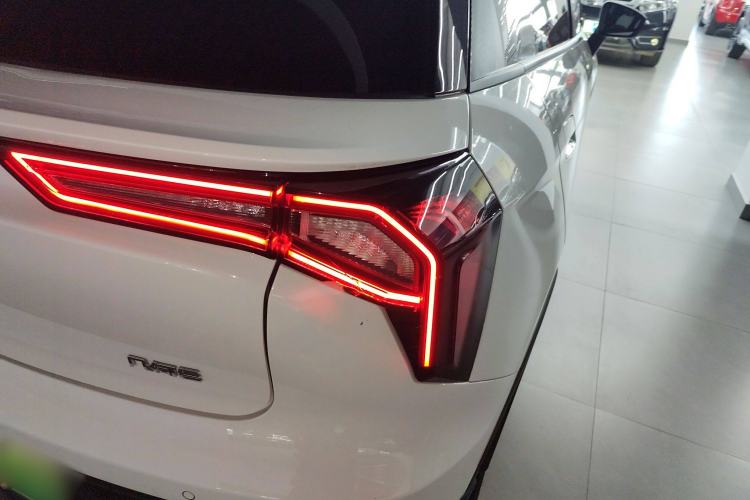 Used Geometry E Firefly 2024 301km Starlight
