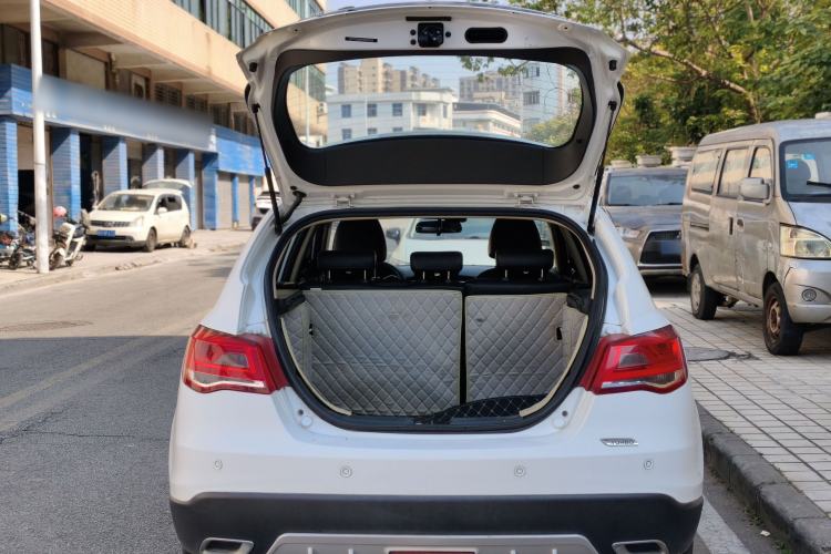 Used Geely Auto Emgrand 2017 Hatchback RS Million Edition 1.5L CVT Upward Version
