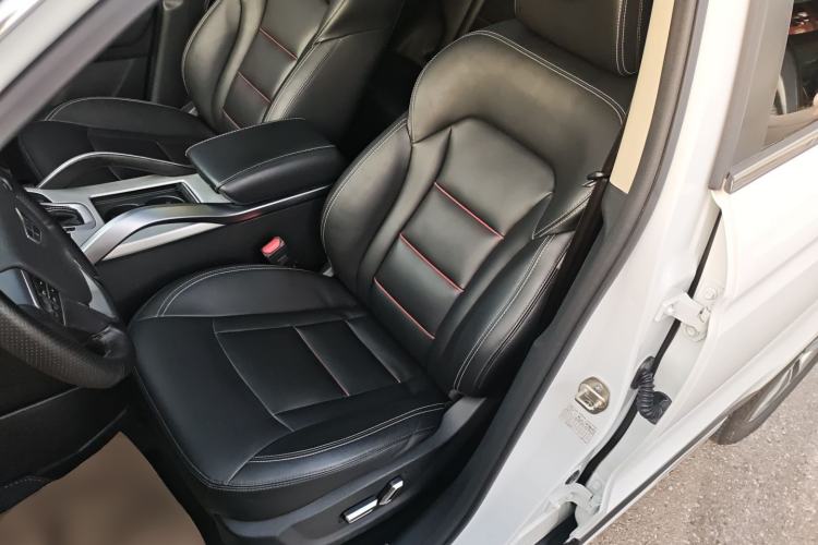 Used Geely Auto Emgrand X7 Sport 2018 1.8TD Automatic Two-Wheel Drive Smart Connect 4G Internet Edition
