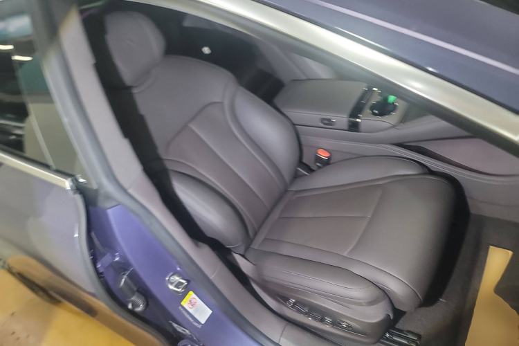 Used Denza Z9 2024 630 km All-Wheel Drive Max Version
