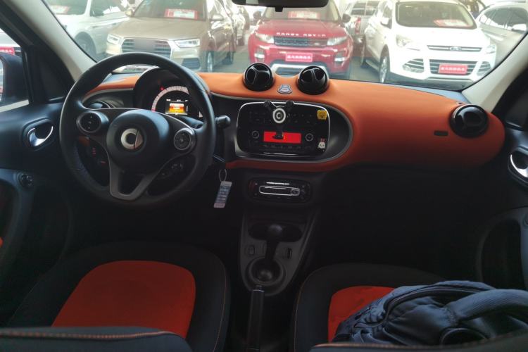 Used  forfour 2016 1.0L 52 kW Passion Edition
