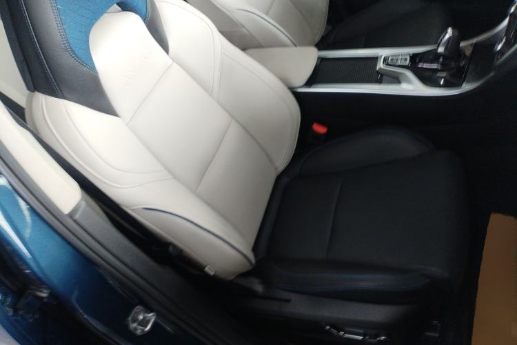 Used Lynk & Co 01 2019 2.0T Two-Wheel Drive Zhaopu Version China VI Standard