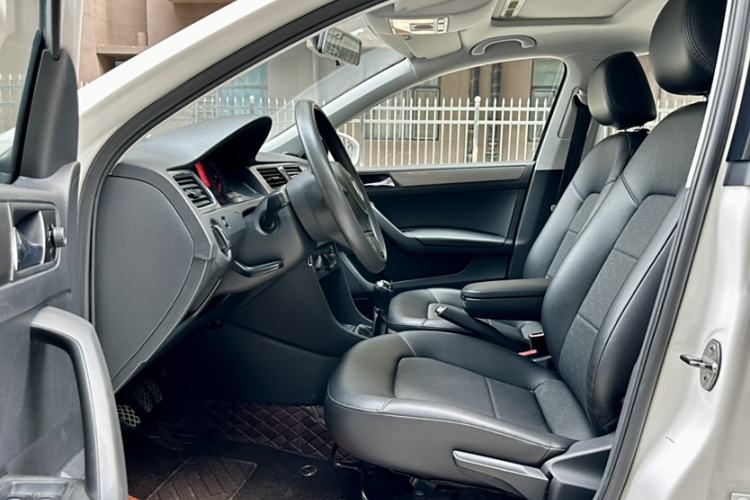 Used Volkswagen Santana 2013 1.6L Manual Comfort Edition
