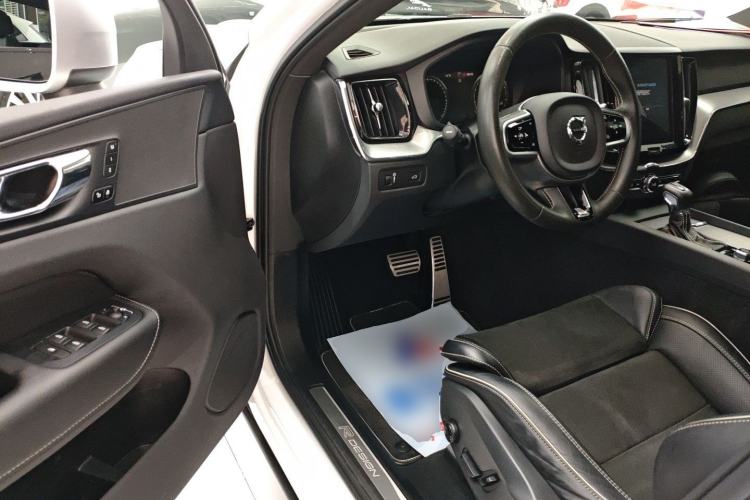 Used Volvo XC60 2018 T5 4x4 Smart & Sporty Edition