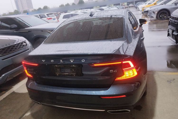 Used Volvo S60 2022 B4 Zhiyi Luxury Edition
