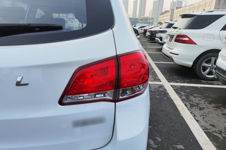 Used Haval H6 2016 Upgraded Model 1.5T Manual Two-Wheel Drive Elite Version
