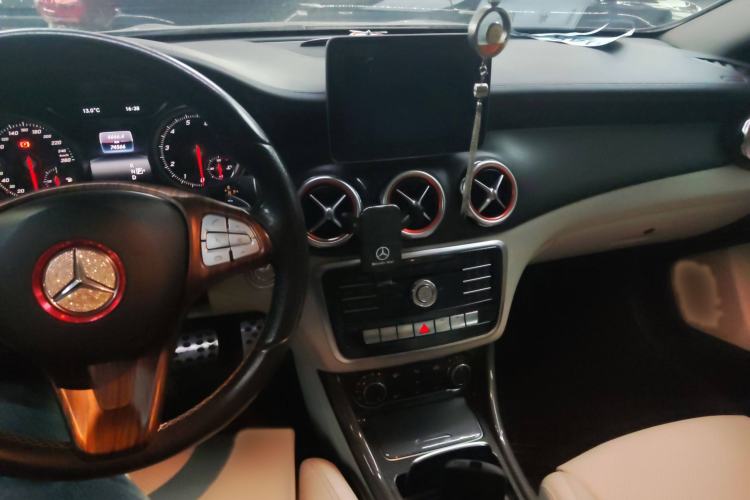 Used Mercedes-Benz GLA 2017 GLA 200 Fashion Model