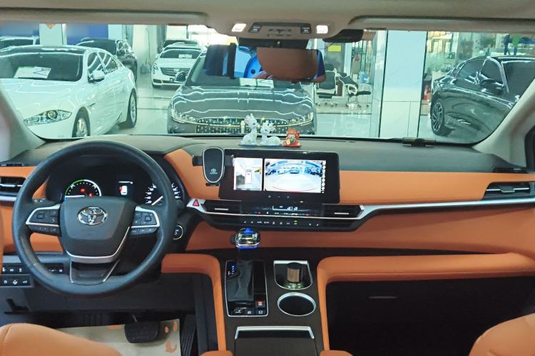 Used Toyota Granvia 2024 2.5L Hybrid Comfort Edition
