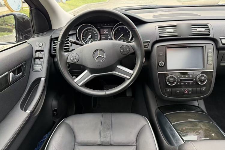 Used Mercedes-Benz R-Class 2017 R 320 4MATIC Business Edition Prestige Model