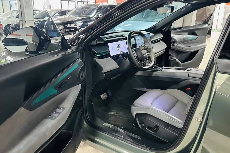 Used Lynk & Co 08 EM-P 2023 245km Ultra-Long Range Halo
