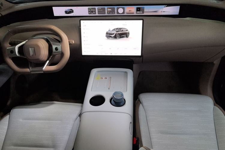 Used  07 2024 Max Extended-Range Edition
