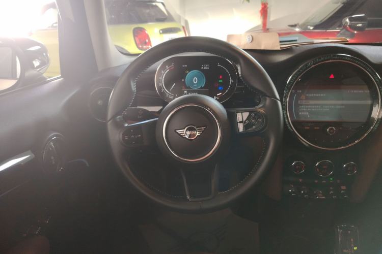 Used  MINI 2022 Updated 1.5T COOPER Artist Five-Door Edition
