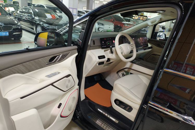 Used Wey Gaoshan 2025 Four-Wheel Drive Alpine 8