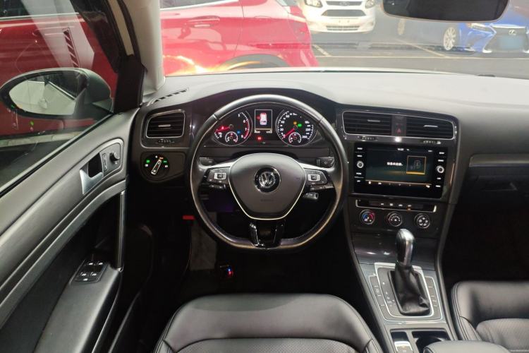 Used Volkswagen Golf 2019 1.8TSI Travel Edition