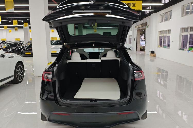 Used Tesla Model Y 2023 Long-Range All-Wheel-Drive Version