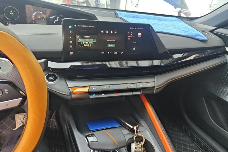 Used Changan UNI-V 2022 1.5T Prestige Version
