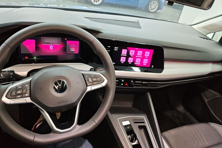 Used Volkswagen Golf 2023 Facelift 280TSI DSG Pro