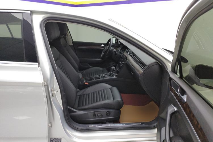 Used Volkswagen Magotan 2019 330TSI DSG Leading Model China VI Standard
