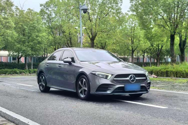 Used Mercedes-Benz A-Class 2022 Second Facelift A 200 L Sport Sedan Fashion Version
