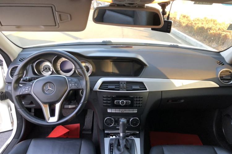 Used Mercedes-Benz C-Class 2011 C 200 Fashion Travel Edition