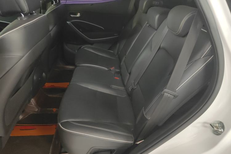 Used Hyundai Santa Fe 2017 2.0T Automatic Two-Wheel Drive Smart Version 7 Seats