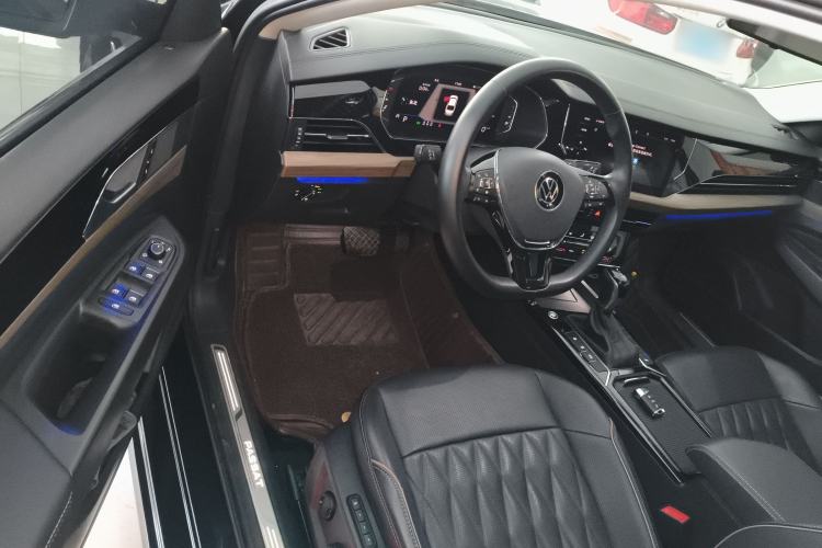 Used Volkswagen Passat 2020 Revised Version 330TSI Luxury Edition China VI Standard
