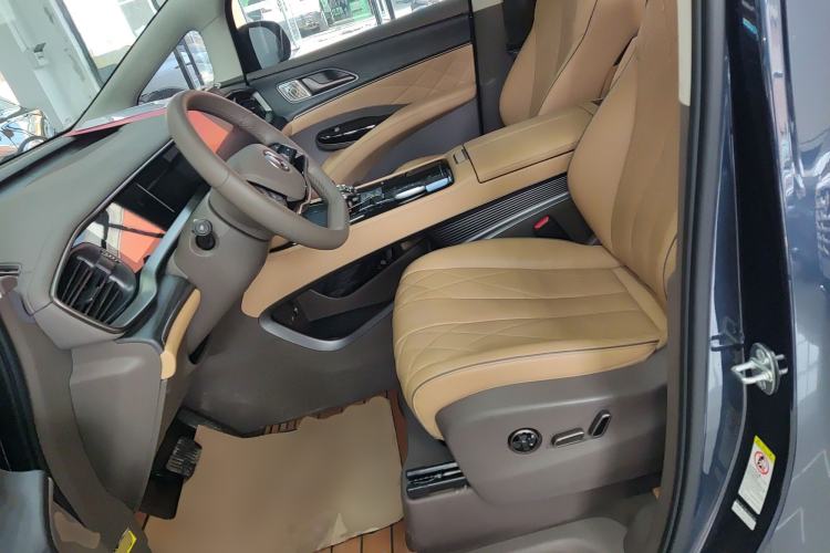 Used Denza D9 2022 DM-i 970 Four-Wheel Drive Flagship Model